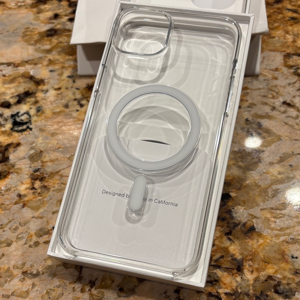 iPhone 15 Plus clear case